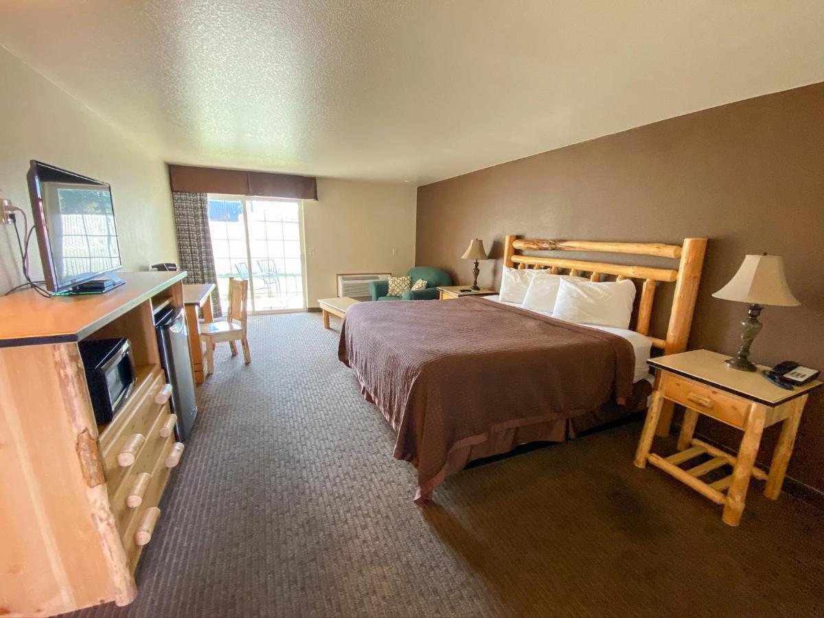 Sisters Inn & Suites Екстер'єр фото