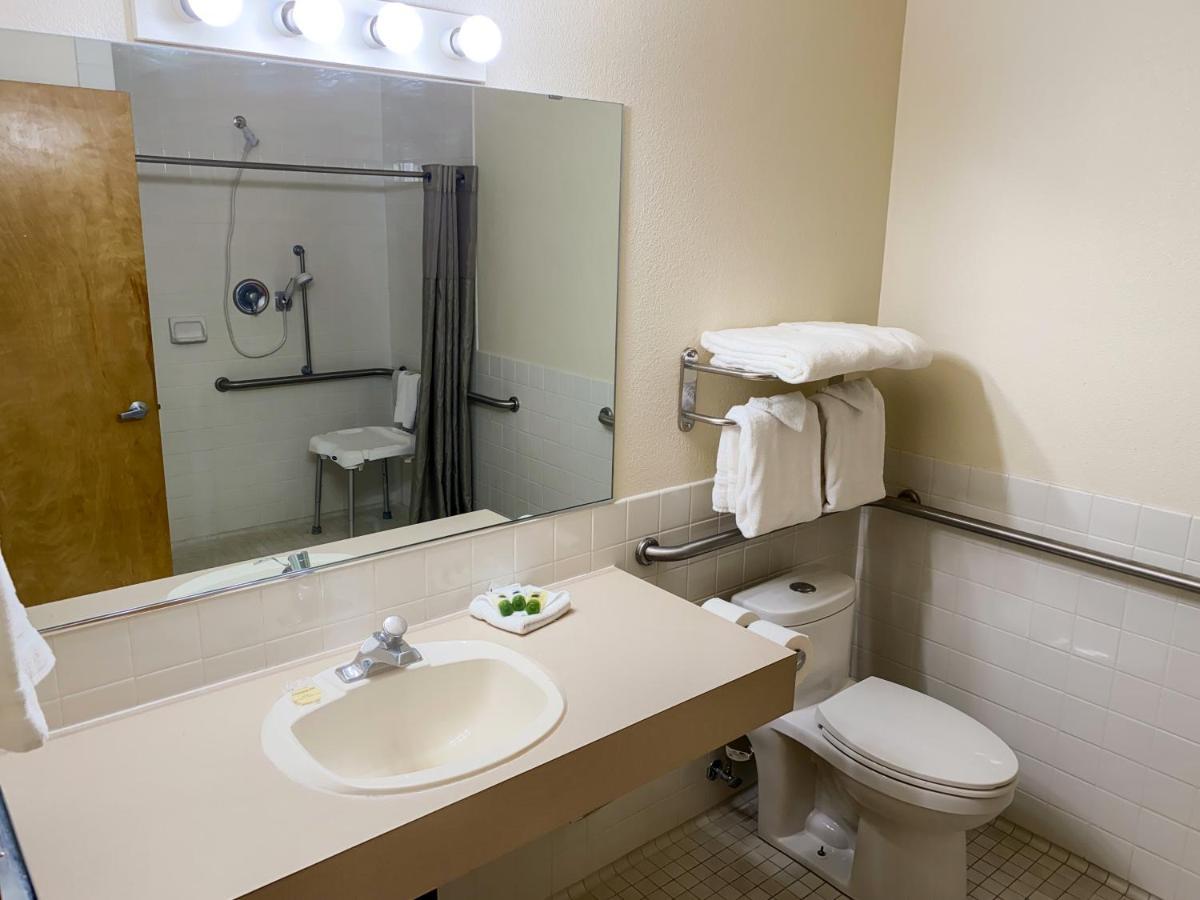 Sisters Inn & Suites Екстер'єр фото